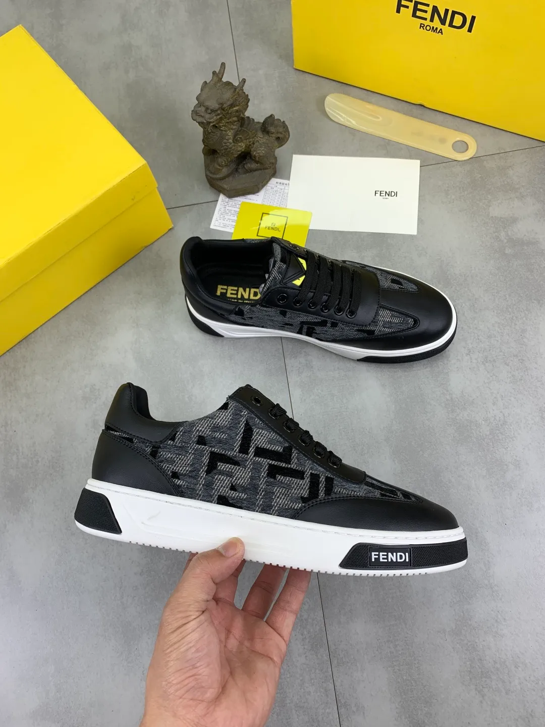 ​Men's shoes 💰P420 💰[New style] little monster 🆘 New style at FENDI counter 🕶️🕶️Simple routing effect, showing an elegant and cool driving shoe 🎬Using imported calfskin + first-layer pigskin lining🐂Excellent material🎬Detailed workmanship 🤗Comfortable foot feel➰➰. ​Pair it with any outfit to show your taste and temperament, low-key luxury ♻️Design ​simple and elegant ​noble and fashionable 🍃​Very loved and favored by trendy men 💓❤️size: 38-44 4️⃣colors available